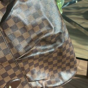 Meet your Posher, Hemen